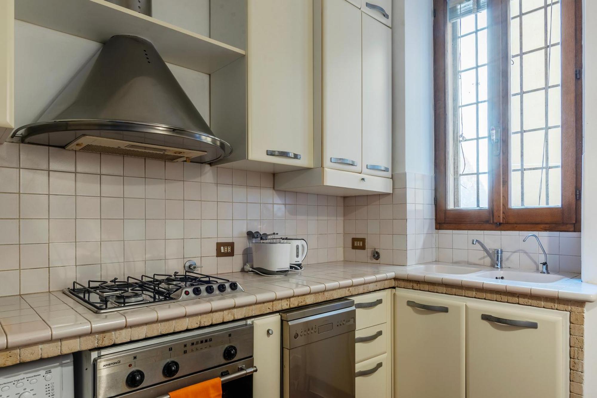 Appartamento A Stone's Throw From The Colosseum! Roma