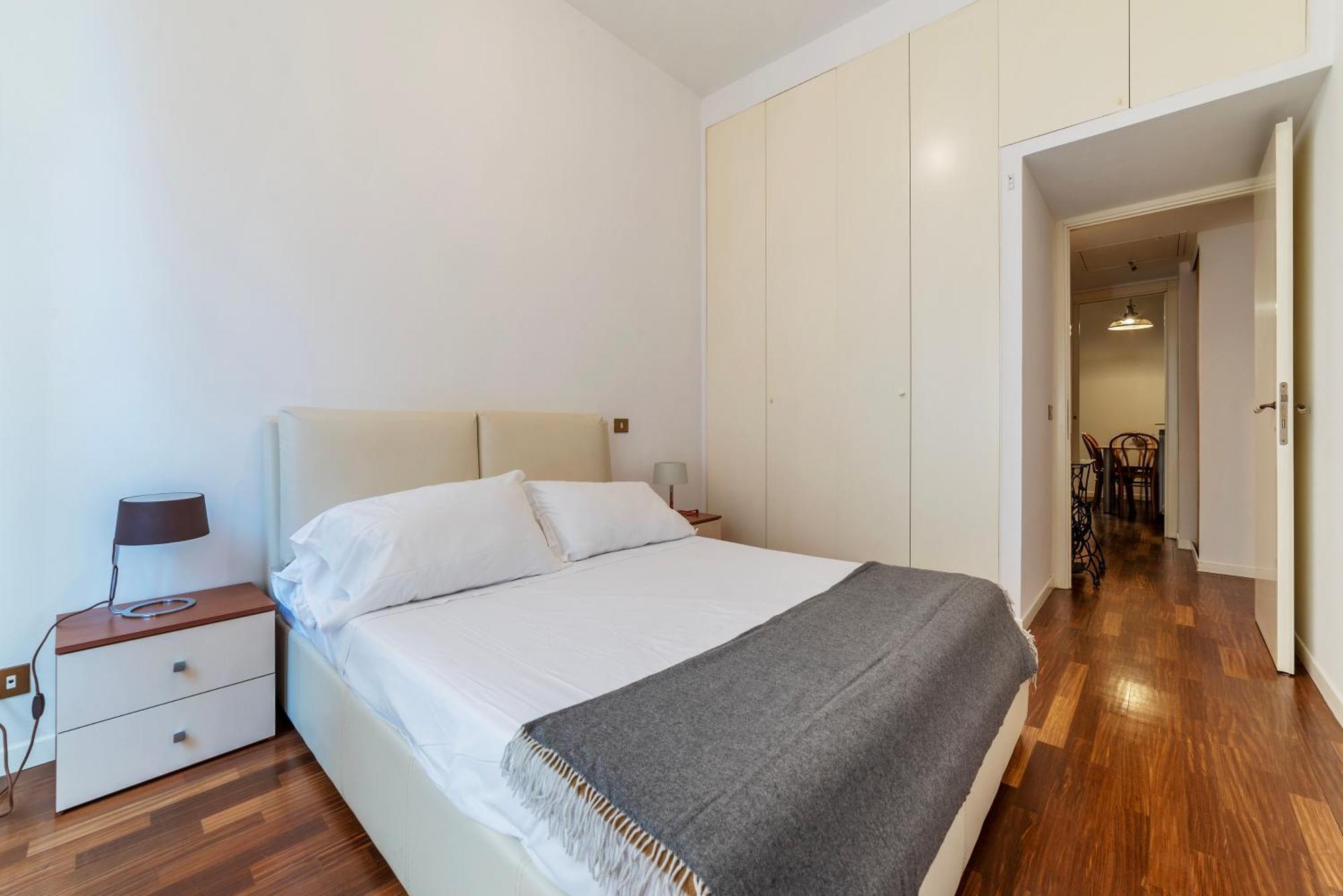 Apartment A Stone's Throw From The Colosseum!