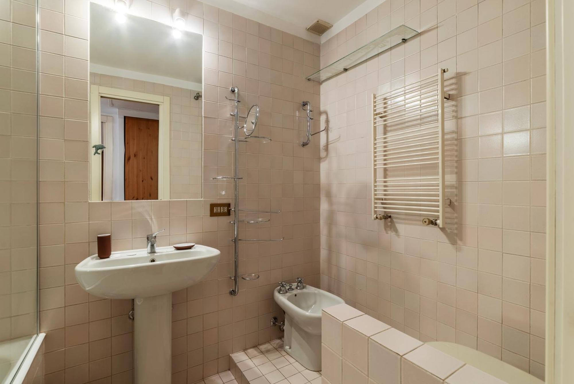 Apartment A Stone's Throw From The Colosseum! *